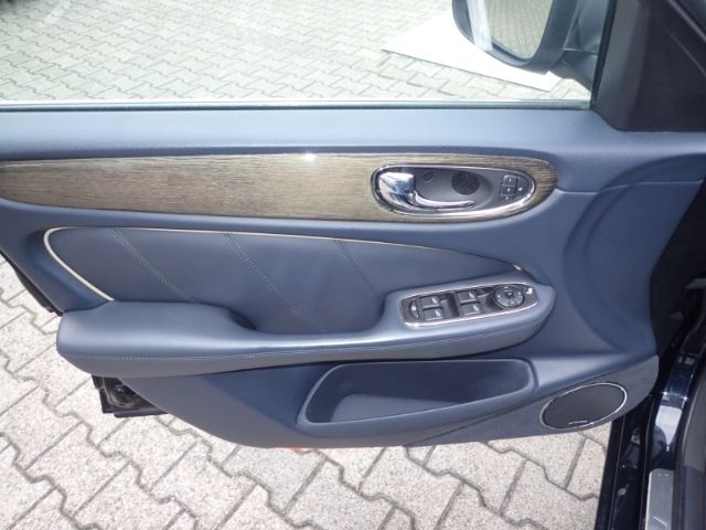 Fahrzeugabbildung Jaguar XJ 6 2.7 Portfolio Facelift Klimasitze Memory Si