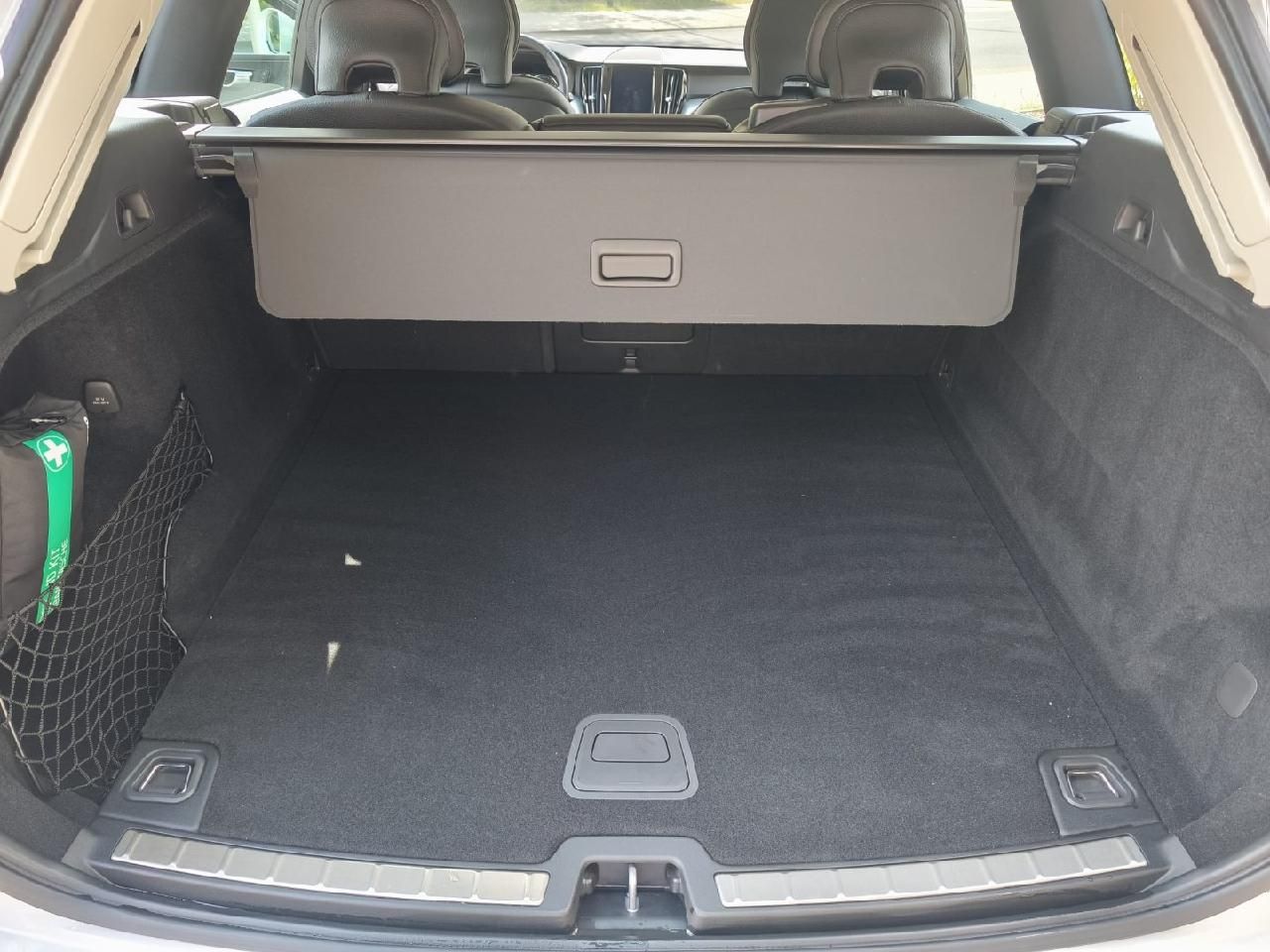 Fahrzeugabbildung Volvo XC60 Momentum Pro AWD