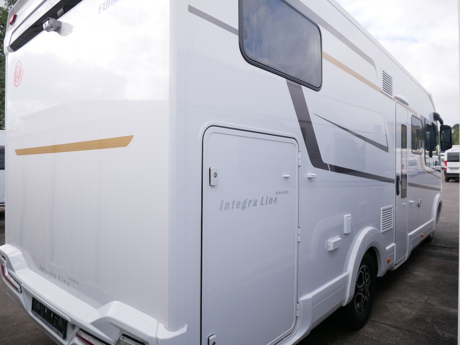Fahrzeugabbildung Eura Mobil Integra Line IL 720 EF Automatikgetriebe