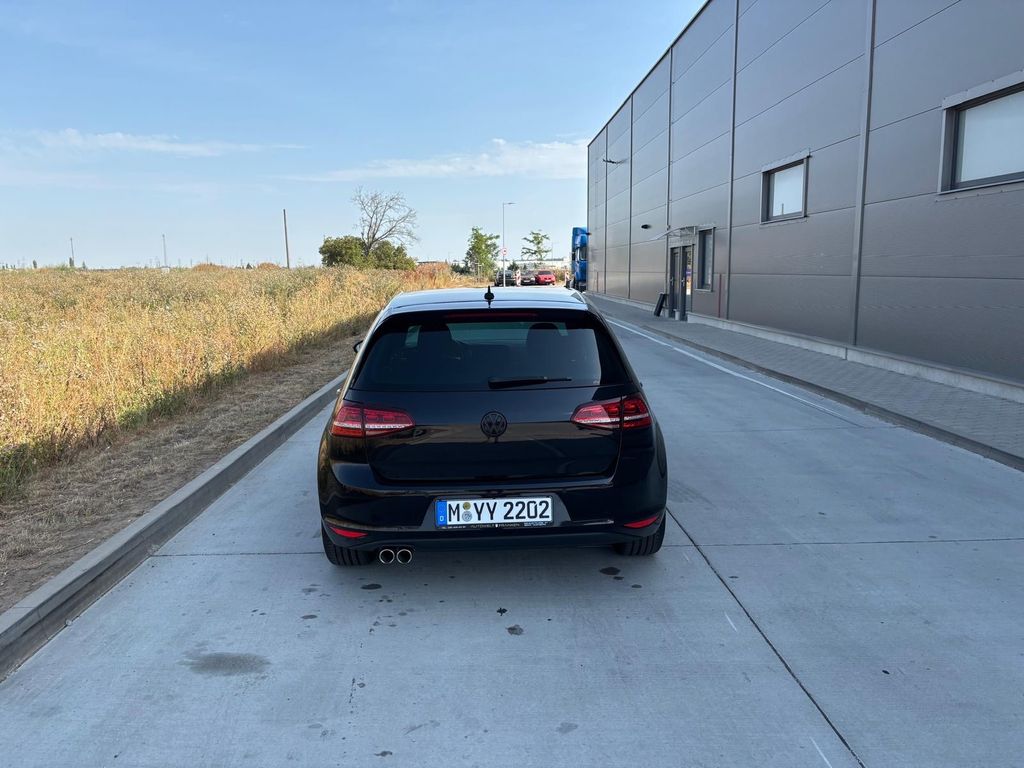 Image of Volkswagen Golf