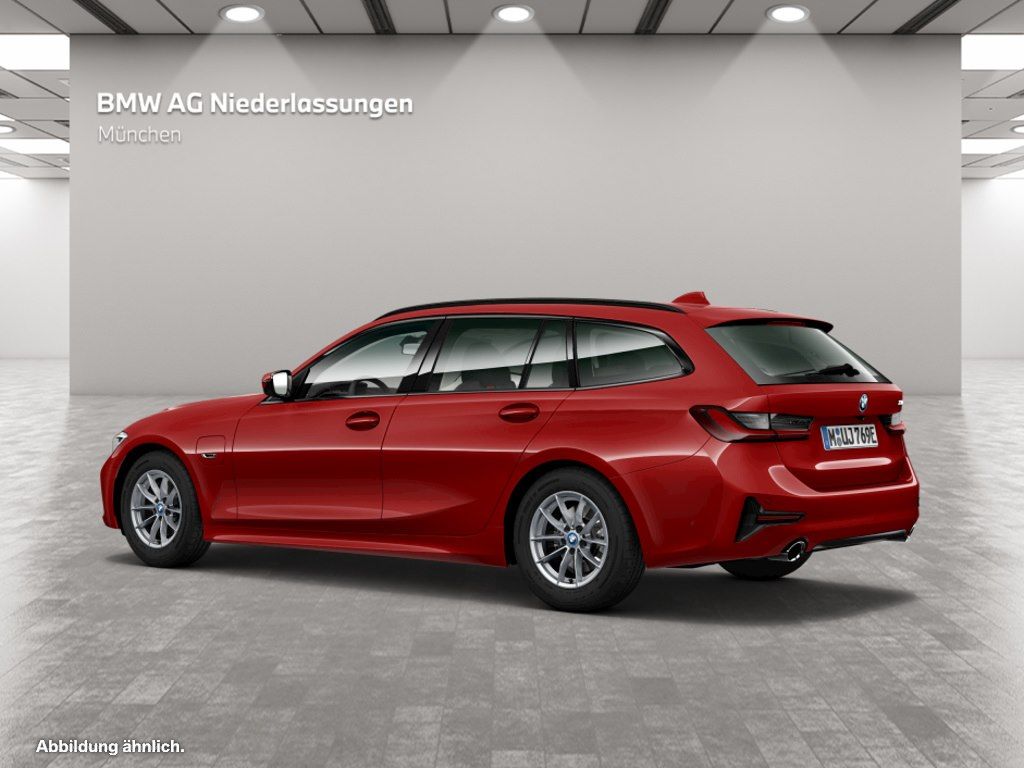 BMW 330e Touring Sport Line LiveCockpitProf Head-Up foto 6