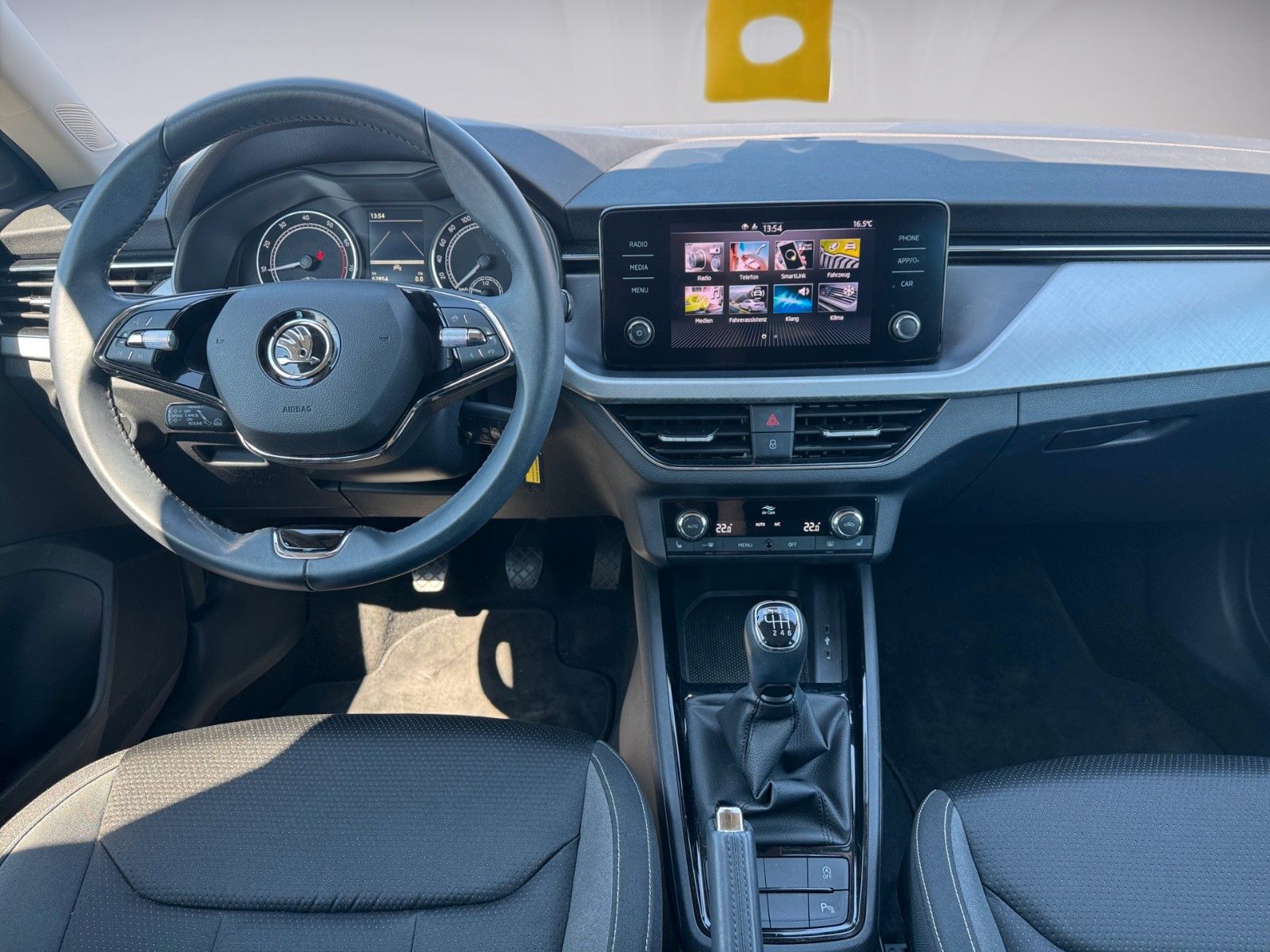 Fahrzeugabbildung SKODA Kamiq Ambition Tour 1.5 TSI