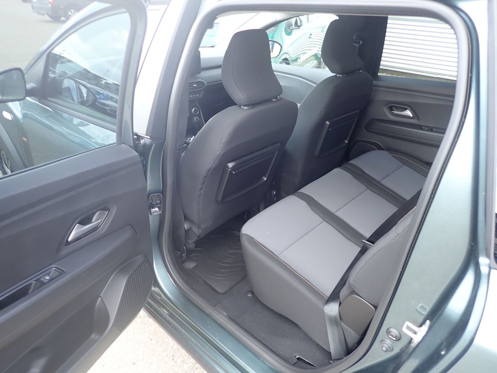 Fahrzeugabbildung Dacia Jogger Extreme TCe 110 7-Sitzer