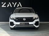 Volkswagen Touareg 3.0 TDI R-Line Black*VIRTUAL*PANO*LUFT* - Volkswagen Touareg: Black
