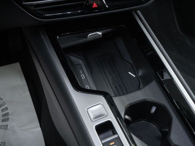 Passat Variant Elegance eHybrid AHK Business Pre