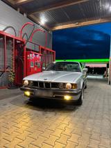 BMW E32 735i mit neuen Keskin KT1 Felgeb (... - scheckheftgepflegte BMW 735