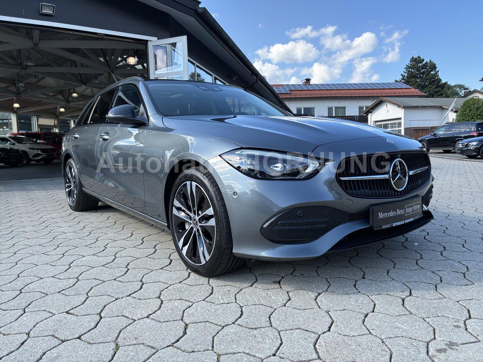 Mercedes-Benz C 300 e T PANO AHK DISTRONIC 360° MEMORY KEYLESS