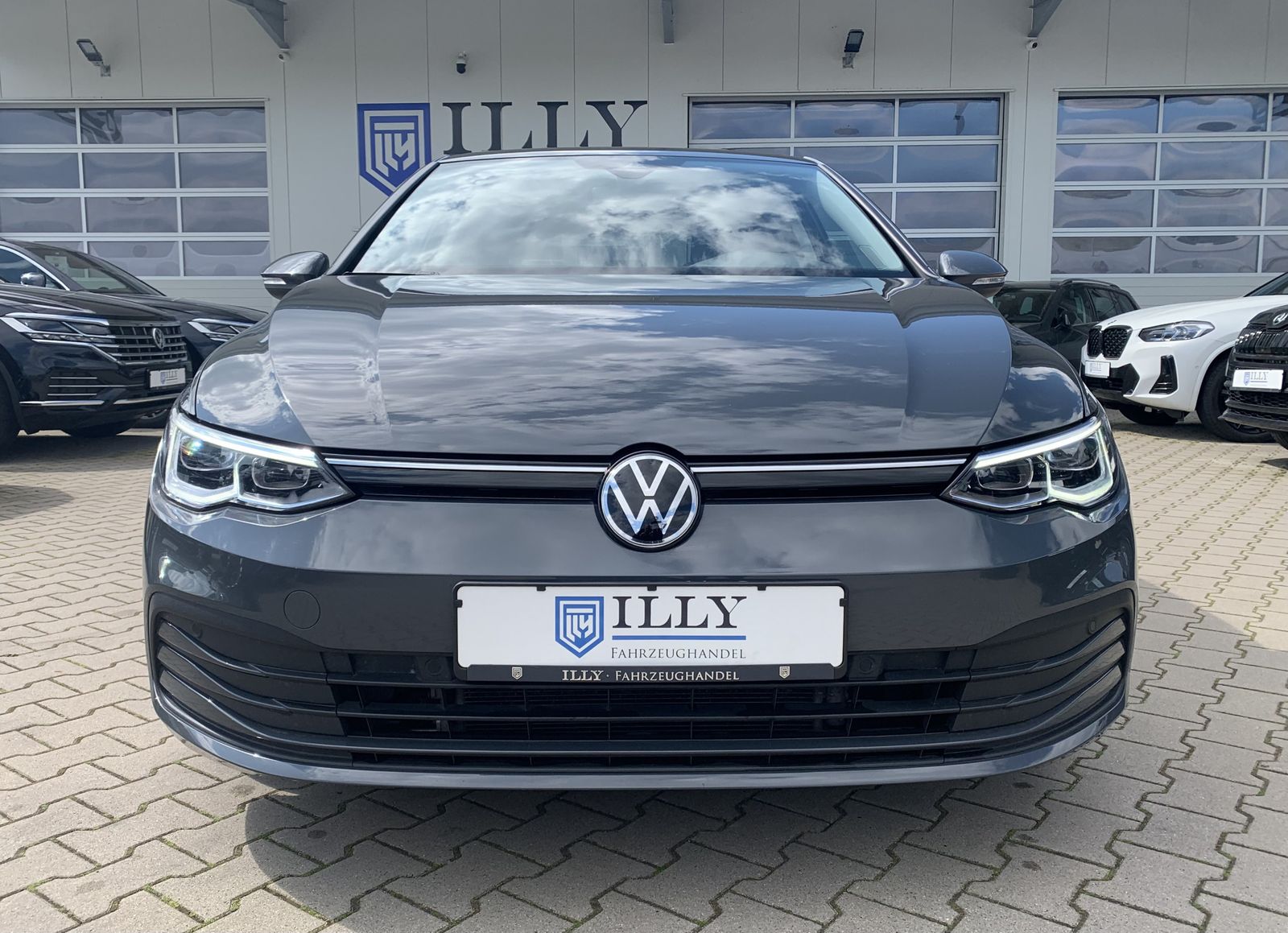 Fahrzeugabbildung Volkswagen Golf 2.0TDI*Life*LED-Plus*Navi*Lane*ACC*