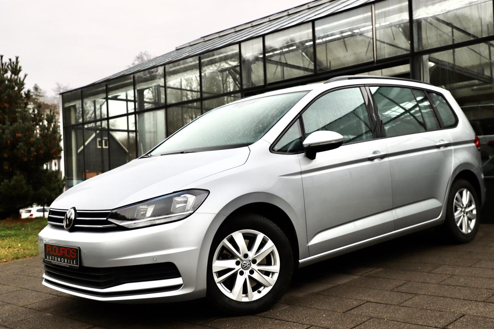 Volkswagen Touran Comfortline 1.5 DSG ACC 7 SITZER NAVI