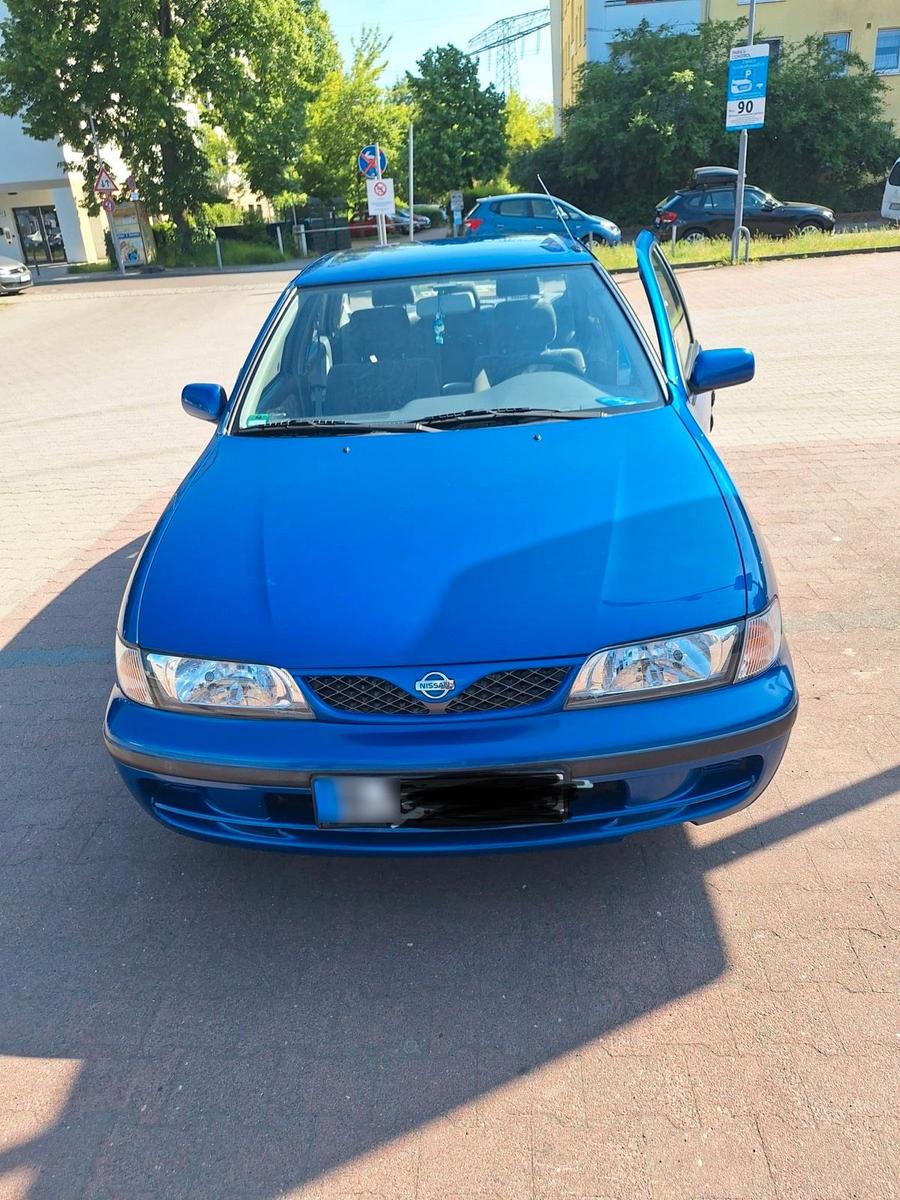 Nissan Almera