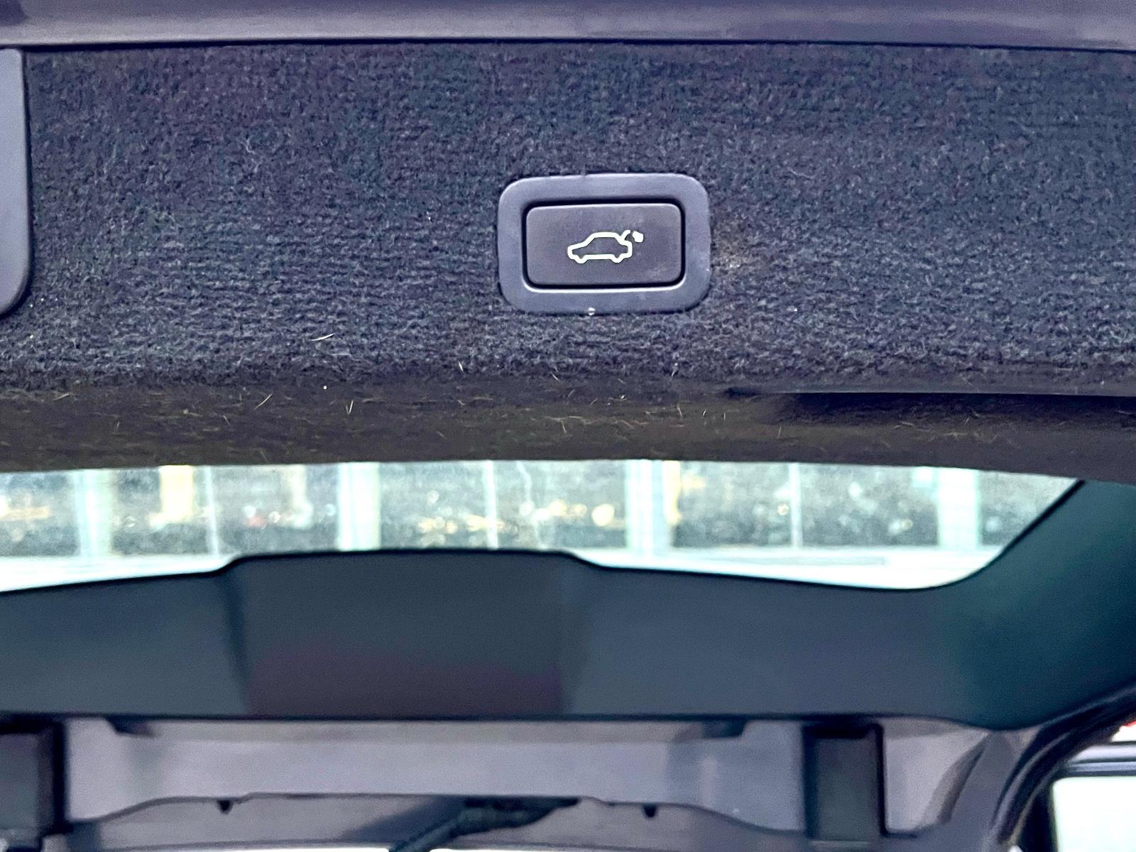 Volvo V70 2008 — photo 27