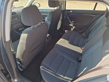 Volkswagen Golf - 11