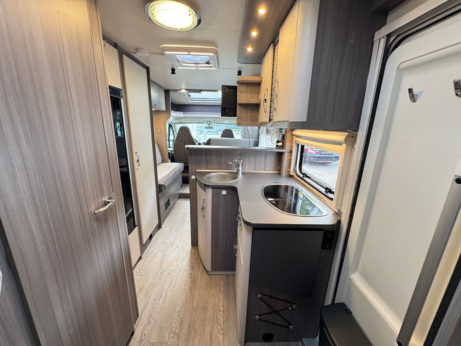 Fahrzeugabbildung Hobby T 65 HKM OPTIMA ON TOUR IC-LINE MAXXAIR BEARLOCK
