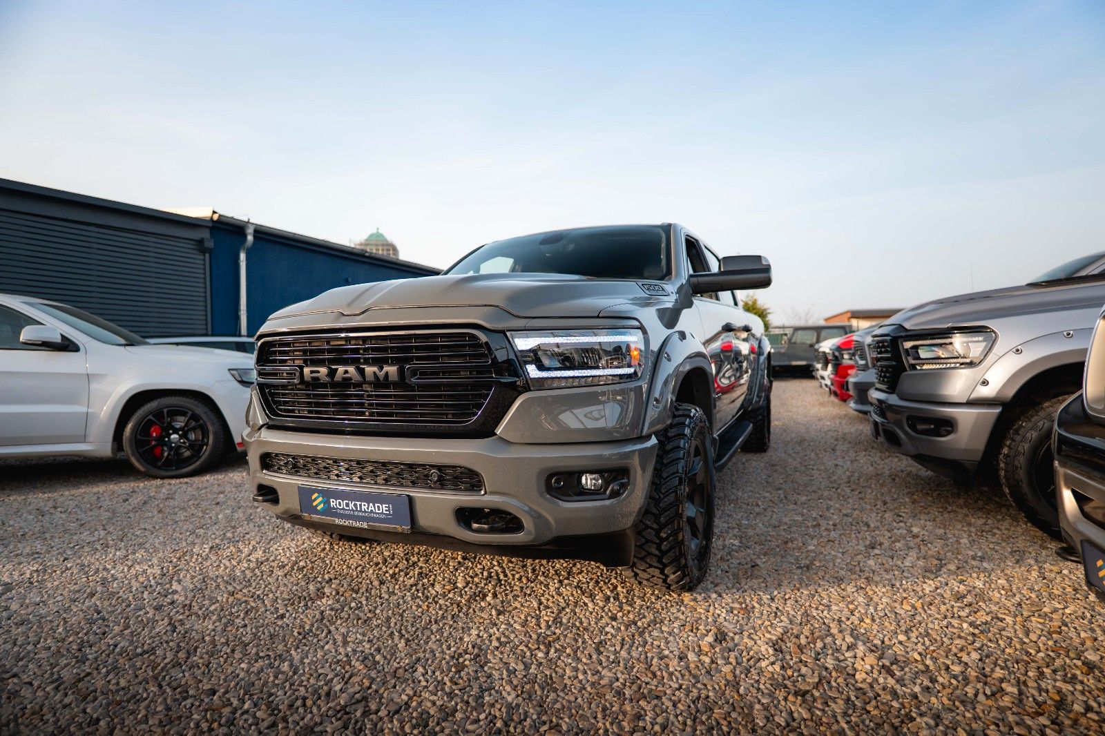 Fahrzeugabbildung Dodge RAM 5.7 V8 HEMI 4x4 Built to Serve LONG AxleLock