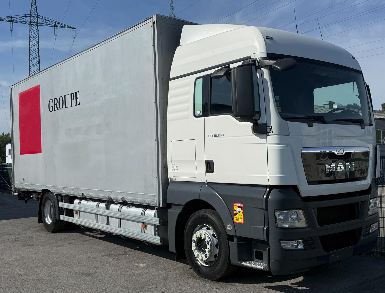 MAN TGX 18.360 1/2 Koffer / Plane