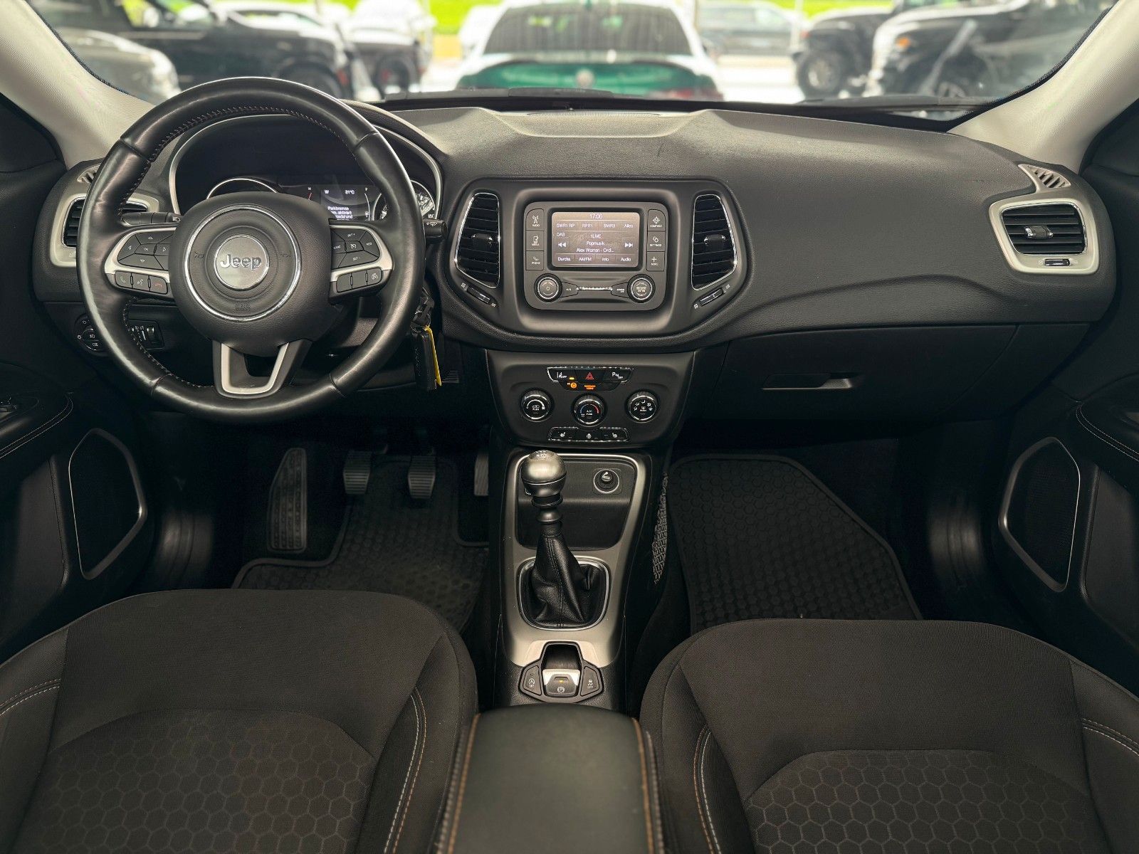 Fahrzeugabbildung Jeep Compass 1.4 T Longitude FWD  " Winterpaket "