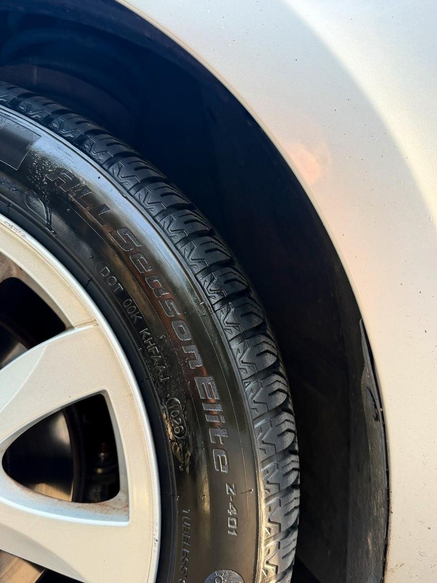 Renault Laguna 2010 — photo 6