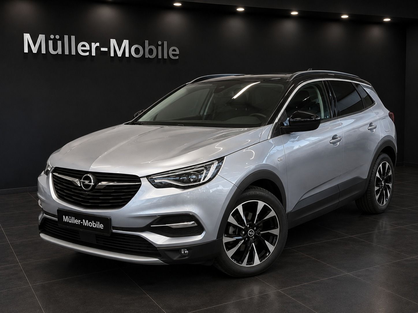 Fahrzeugabbildung Opel Grandland X 1.6 Ultimate Aut. PANORAMA LEDER ACC