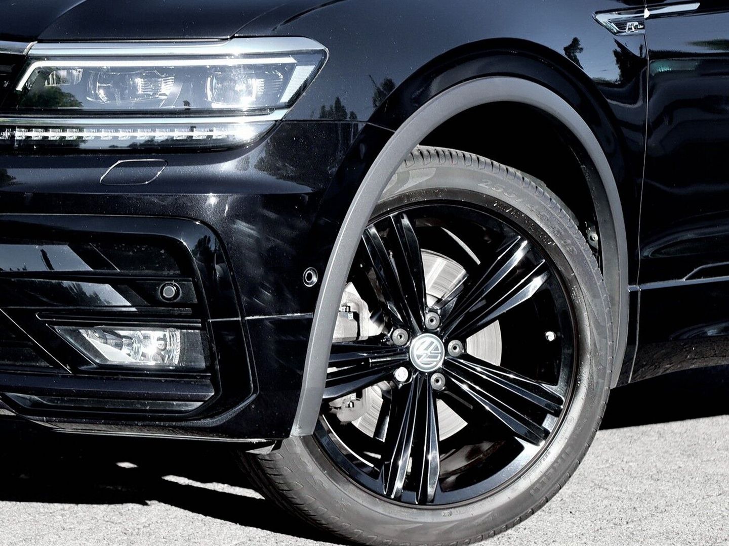 Volkswagen Tiguan Highline R-Line Black Style 4MOTION 2.0 T foto 3