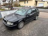 Skoda Octavia I Combi (1U5) 2.0 - Bastlerf... - Skoda Octavia aus 2003: Kombi
