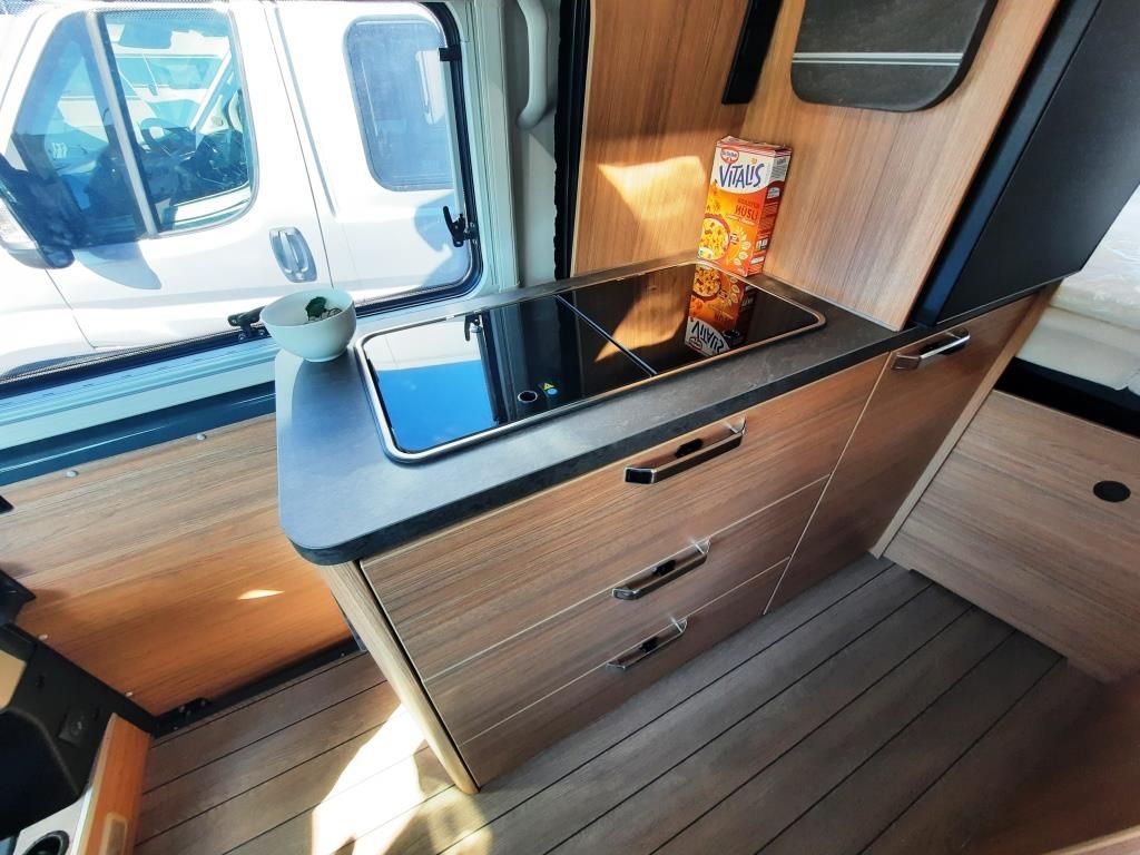 Fahrzeug Übersicht 15 Fahrzeugabbildung Weinsberg CaraBus EDITION FIRE 600 MQ Verfüg./Sparen Sie 1