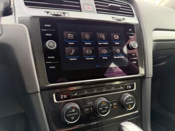 Volkswagen Golf - 10