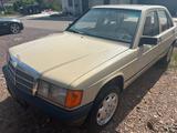 Mercedes-Benz Oldtimer Mercedes 190 (W201) - Modell mit ... - gebrauchte Mercedes-Benz 190 aus dem Jahr 1984
