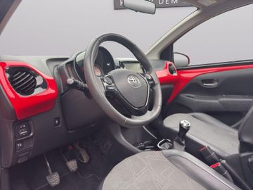 Toyota Aygo (X) - 10