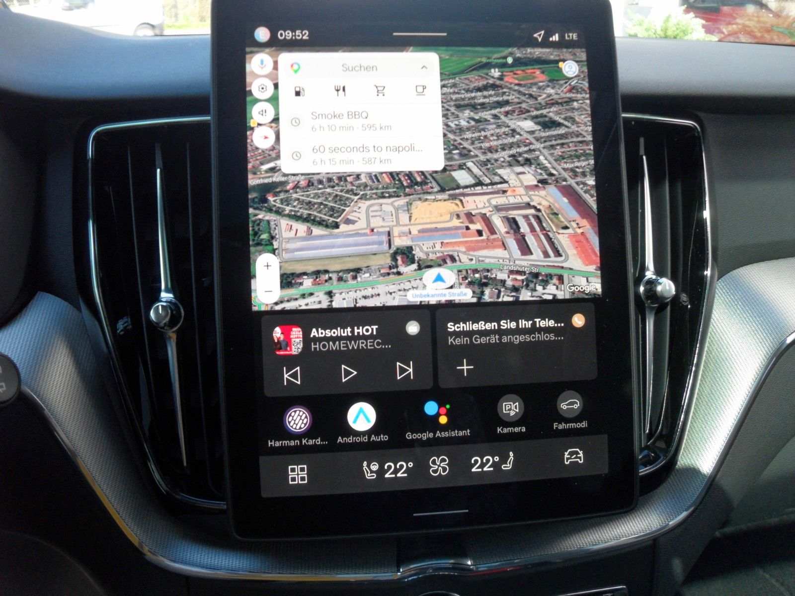 Fahrzeugabbildung Volvo XC 60 B5 Plus Black Edition AWD | Luftfederung