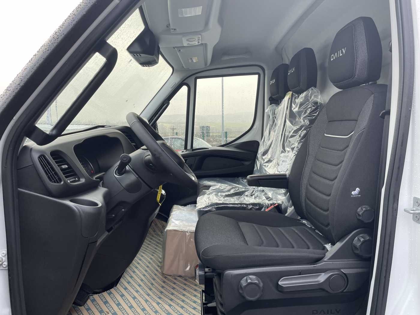 Fahrzeugabbildung Iveco Daily 35S18 A8 3.0L *AHK*Automatik*LED*Standh*