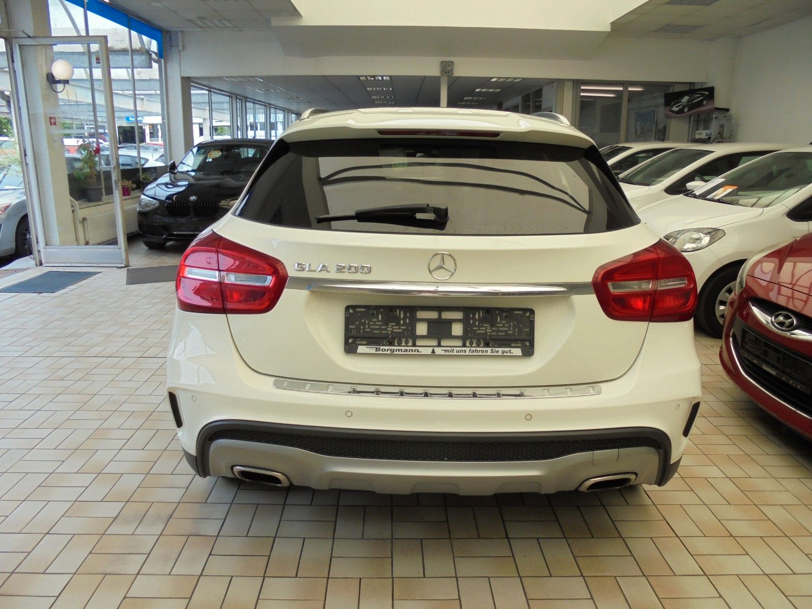 Fahrzeugabbildung Mercedes-Benz GLA 200 Aut./AMG Line/Panorama/Navi/
