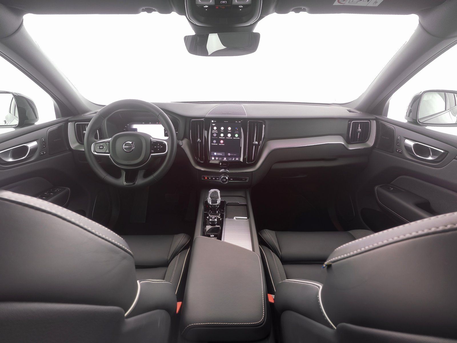 Volvo XC60 T6 AWD Plug-in Hybrid Plus Black Edition imagem 3