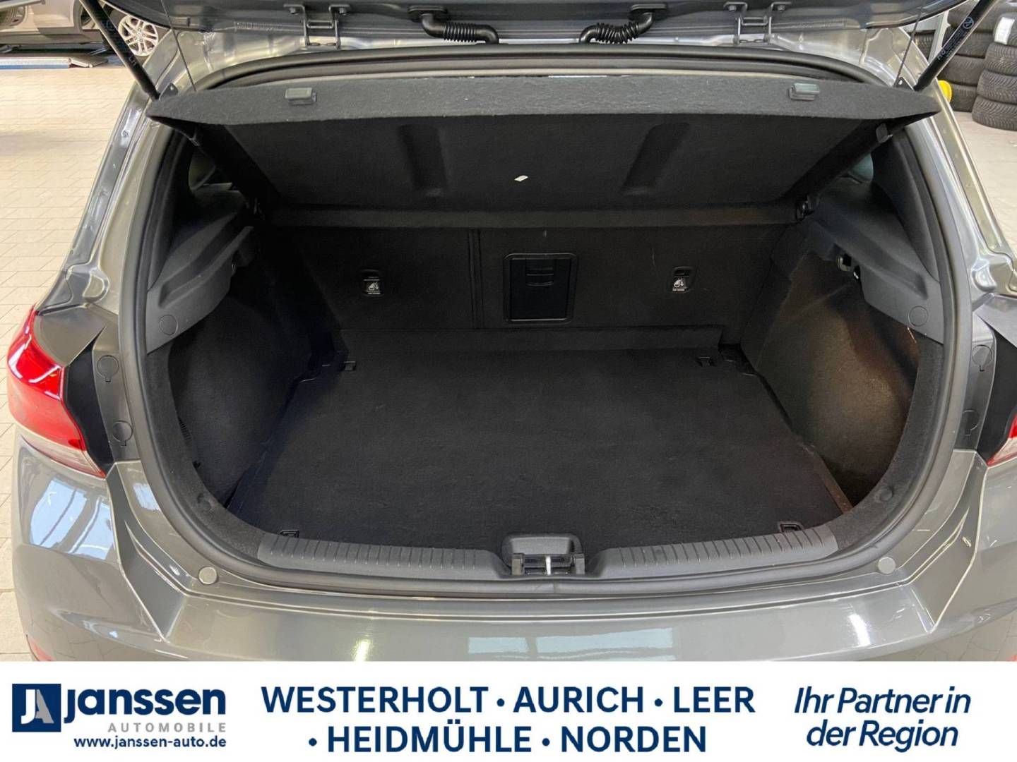 Fahrzeugabbildung Hyundai i30 INTRO EDITION