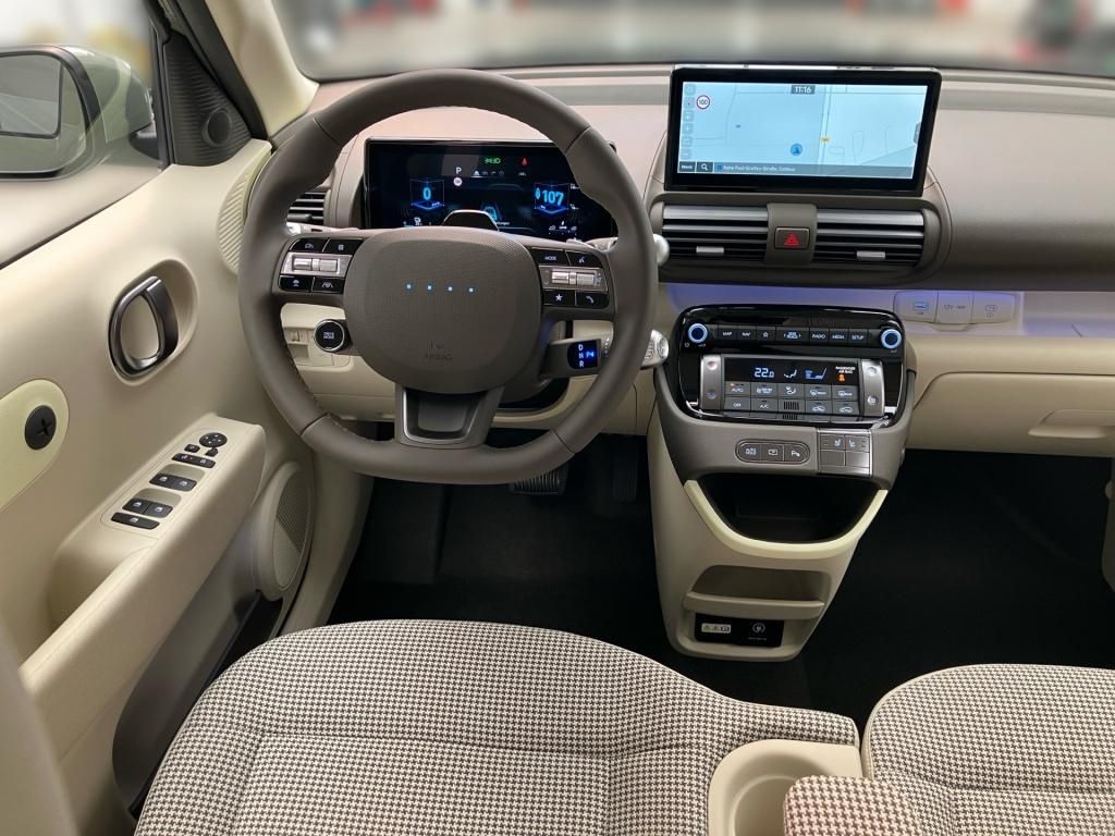 Fahrzeugabbildung Hyundai INSTER EV 49 kWh Prime WPumpe SpurW KlimaA Navi