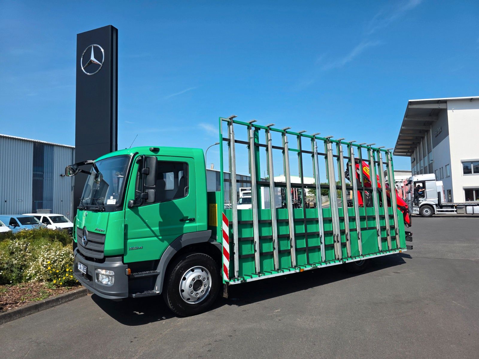 Fahrzeugabbildung Mercedes-Benz Atego 1324 L Glasreff Palfinger PK 12.501 Funk