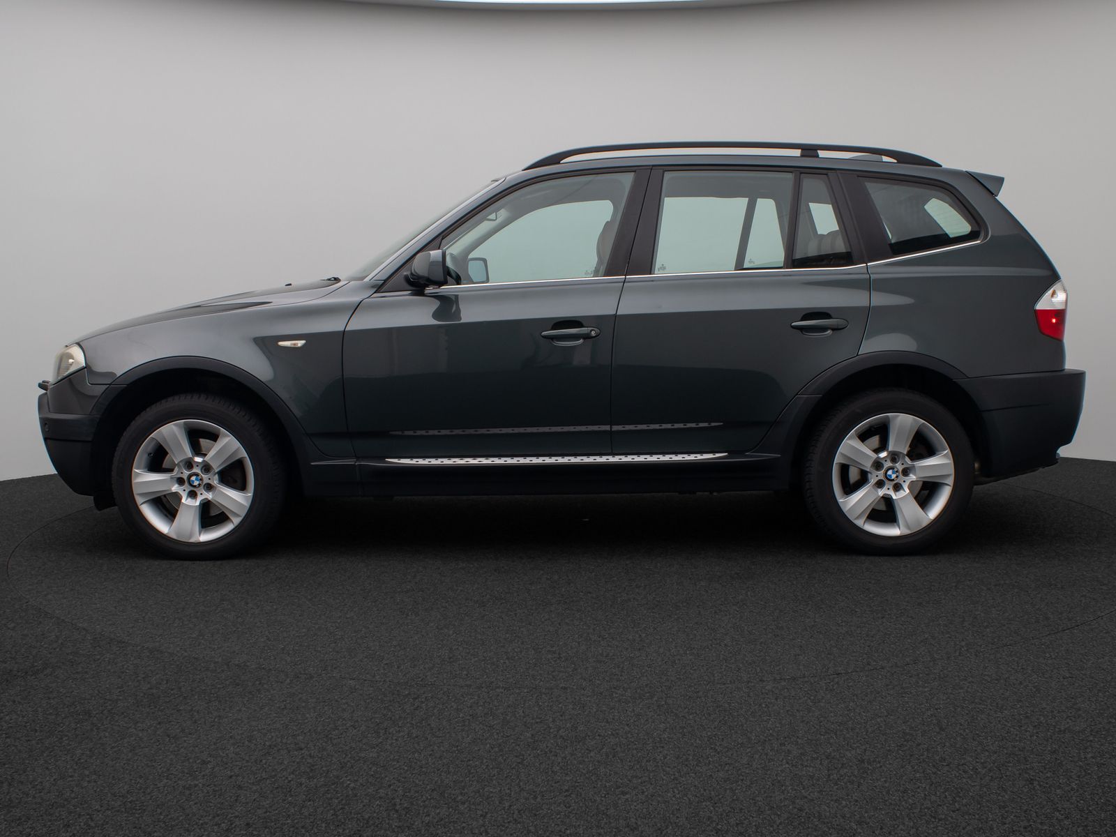 Fahrzeugabbildung BMW X3 xD30d Leder Xenon PDC Sitzhzg Lordos NaviPro