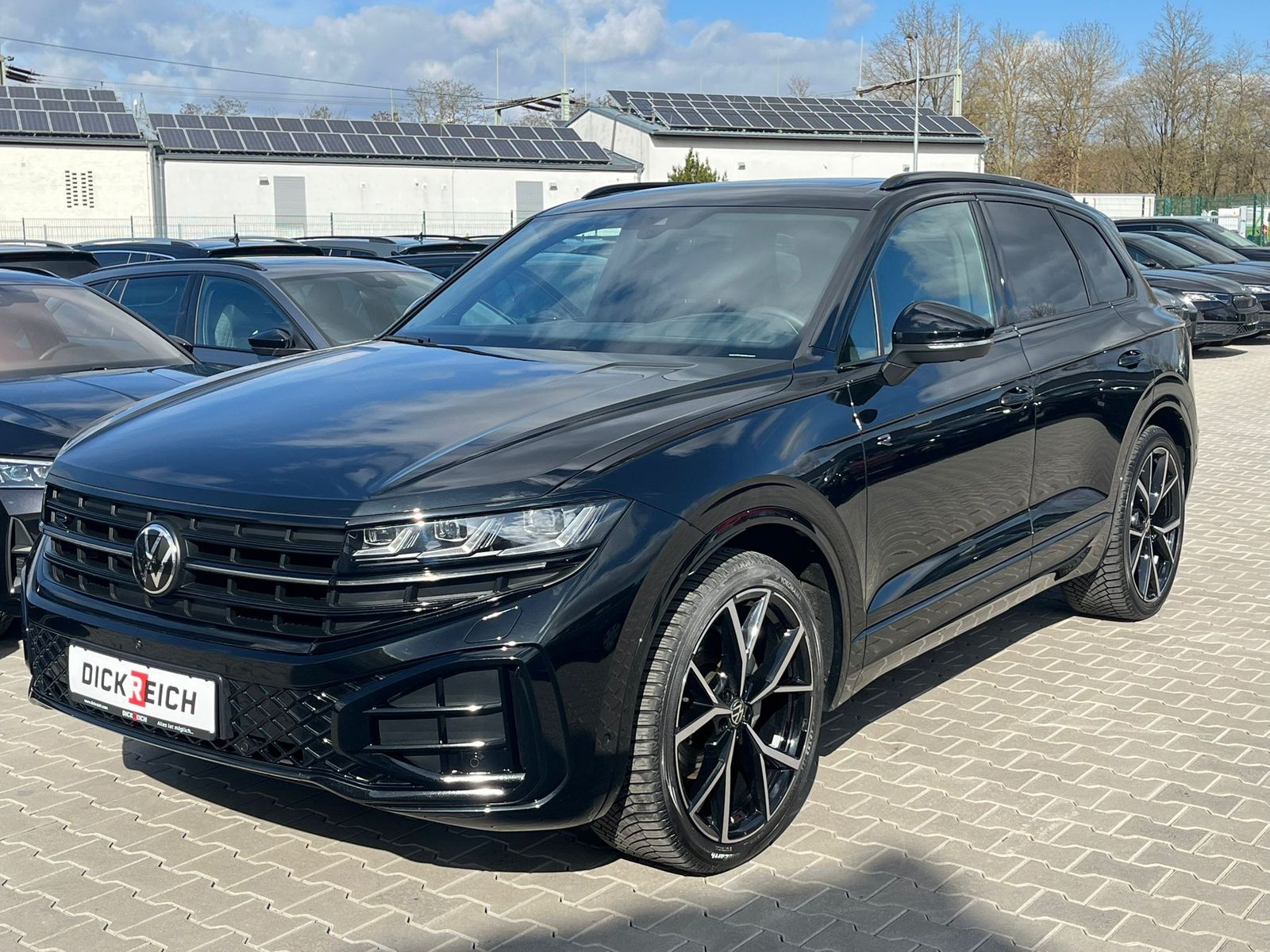 Fahrzeugabbildung Volkswagen Touareg 3.0TDI 4M R-Line VOLL Black 22" UPE 114T