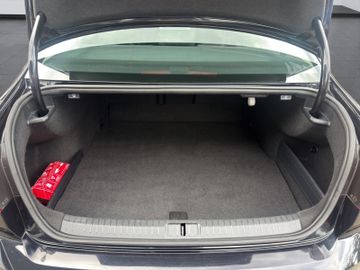 Volkswagen Passat - 12