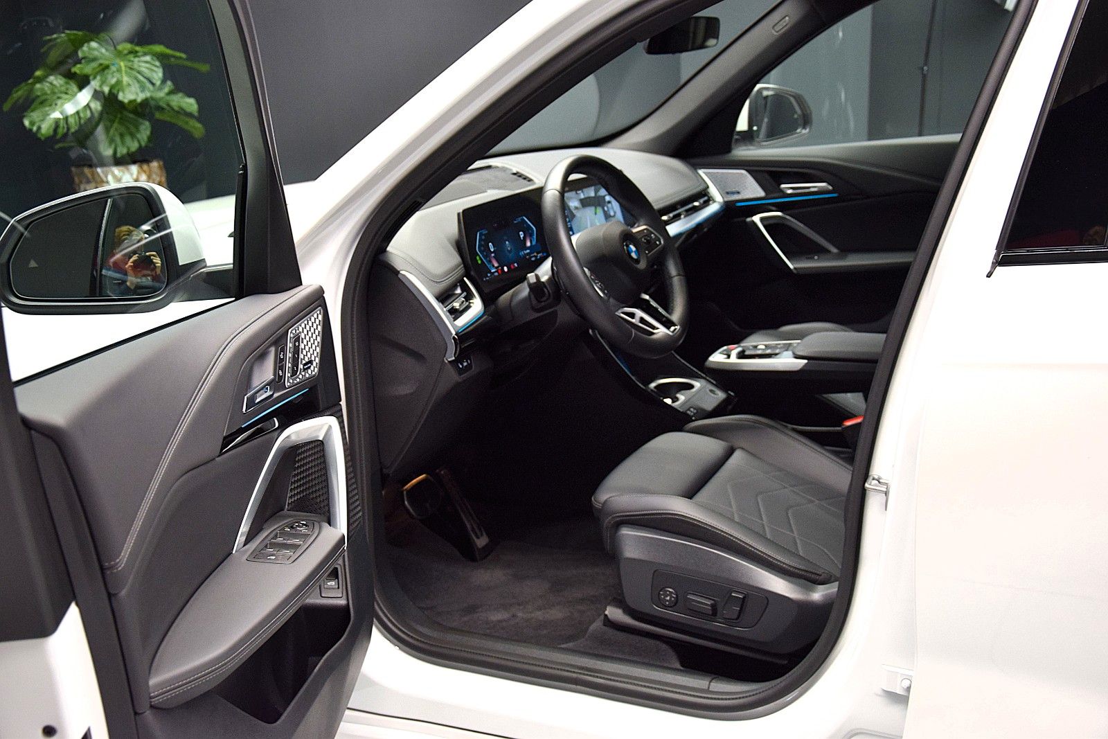 Fahrzeugabbildung BMW X1 sDrive 20 i M Sport Pano ACC HuD Memory H&k