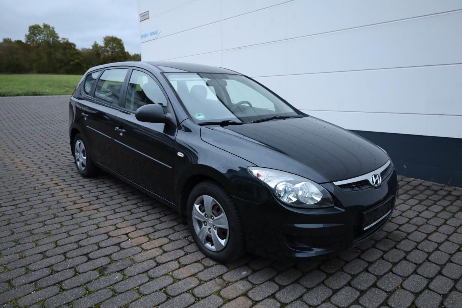 Hyundai i30 2010 — вигляд ззаду