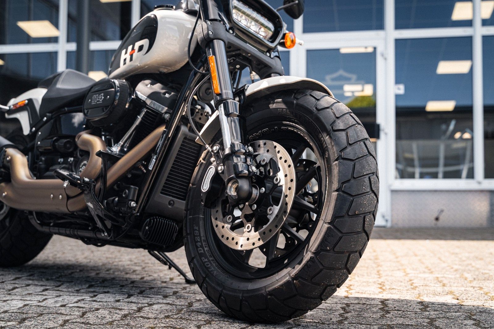 Fahrzeugabbildung Harley-Davidson FAT BOB 114 cui SOFTAIL - JEKILL & HYDE