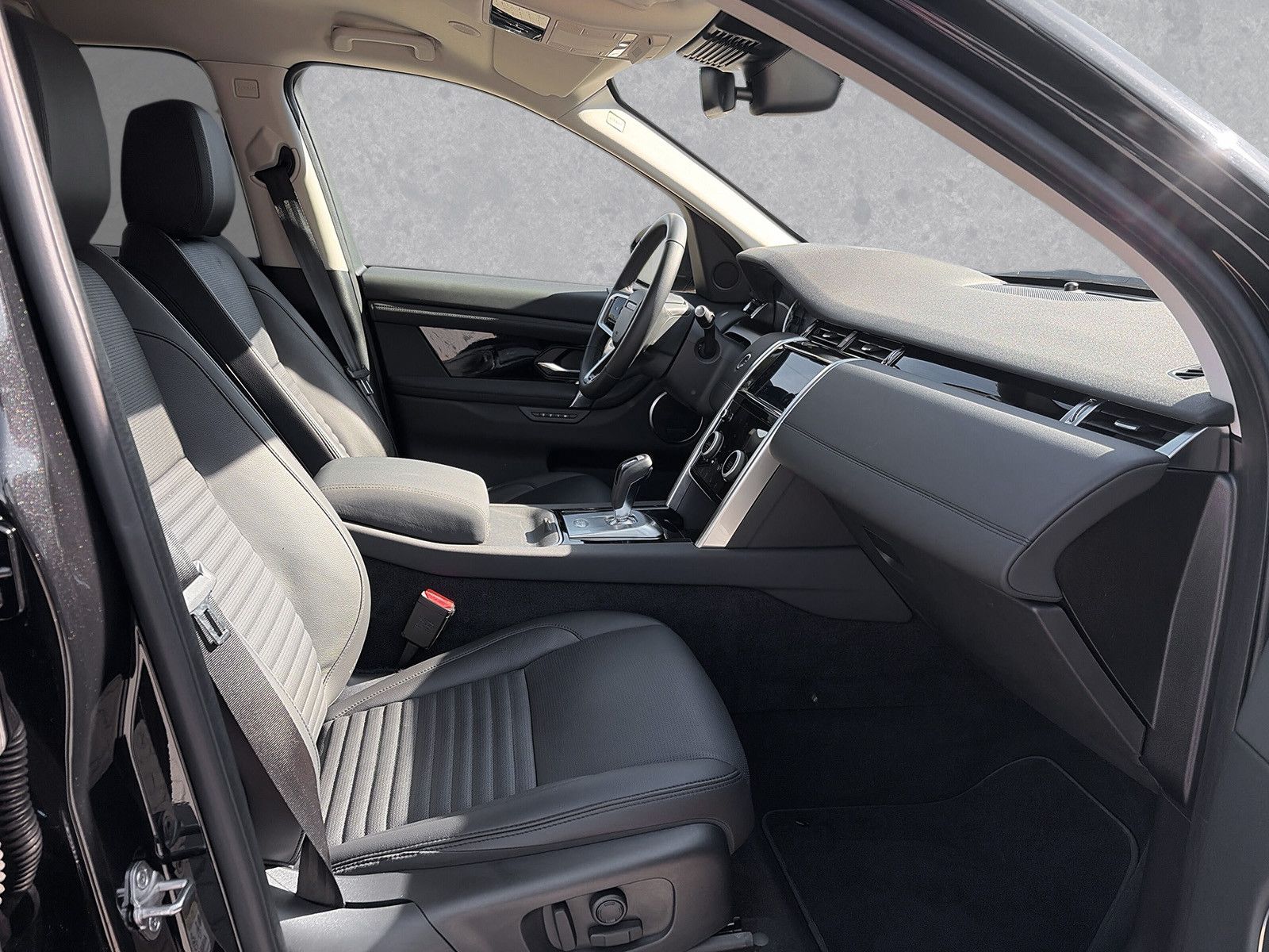 Land Rover Discovery Sport P300e PHEV SE imagem 3