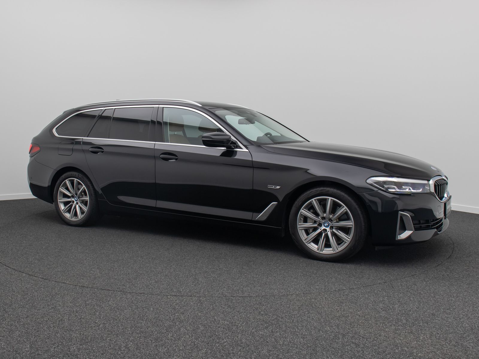 Fahrzeugabbildung BMW 530e xD Luxury Line DAB Alarm Kamera AHK 18Zoll