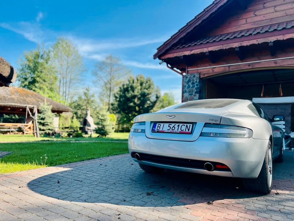 Aston Martin DB9