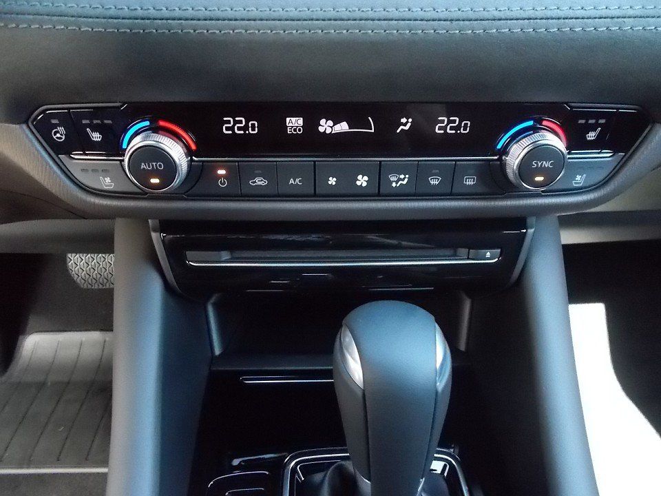 Fahrzeugabbildung Mazda 6 Sports-Line D-184 AT PLUS-P NAPPA NAVI HUD BOS