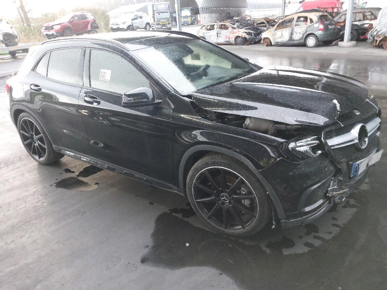 Mercedes-Benz GLA (X156) 220D FASCINATION 7G