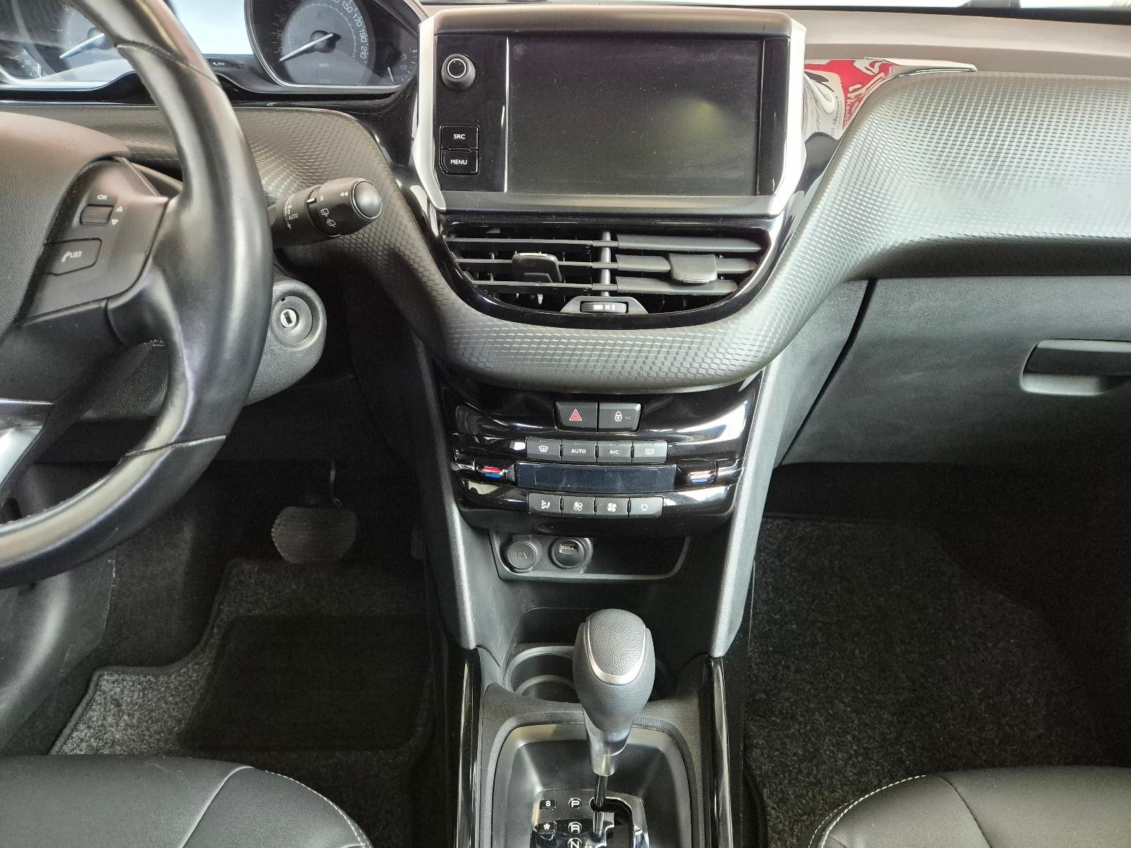 Peugeot 2008 Allure, inkl. 1 Jahr Garantie