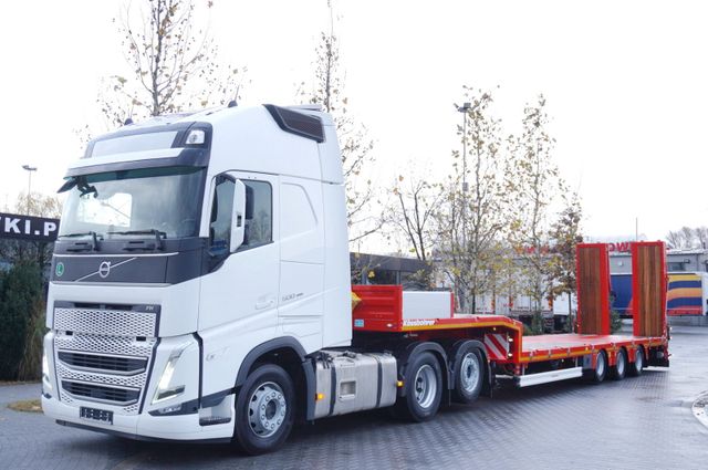 Volvo FH 500 6x2 tractor + brand-NEW Käsbohrer 3-axle