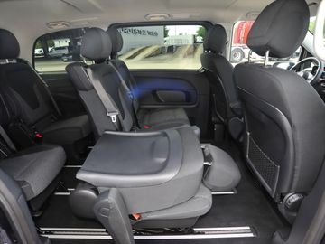 Mercedes V 220 - 12