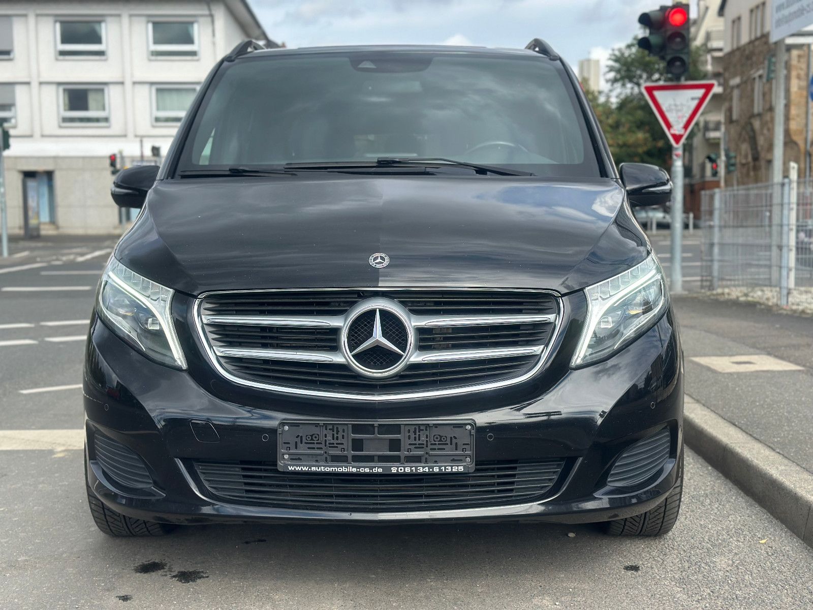 Fahrzeugabbildung Mercedes-Benz V 250d 4MATIC AVANTGARDE*AHK+EXTRA LANG